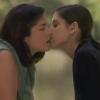 Le baiser mythique dans Sexe Intentions entre Sarah Michelle Gellar et Selma Blair.  