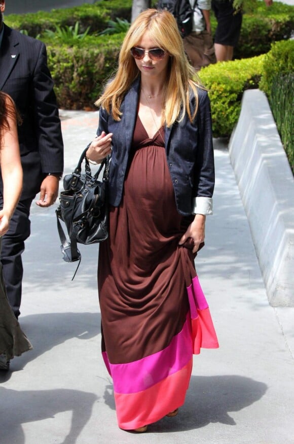 La belle Sarah Michelle Gellar lorsqu'elle était enceinte de sa petite fille. Charlotte Grace a maintenant 1 an et demi. 