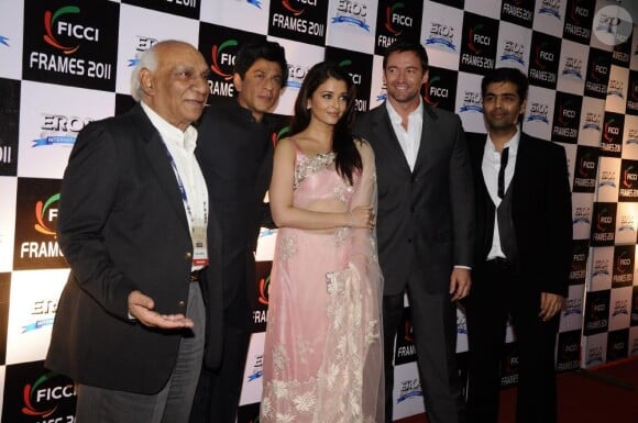 Yash Chopra, Shahrukh Khan, Aishwarya Rai, Hugh Jackman et Karan Joharb durant les FICCI-FRAMES awards le 25 mars 2011 à Mumbai