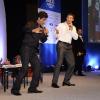 Hugh Jackman danse avec Vidya Balan et Shahrukh Khan, durant les FICCI-FRAMES awards le 25 mars 2011 à Mumbai