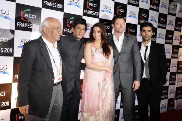 Yash Chopra, Shahrukh Khan, Aishwarya Rai, Hugh Jackman et Karan Johar durant les FICCI-FRAMES awards le 25 mars 2011 à Mumbai