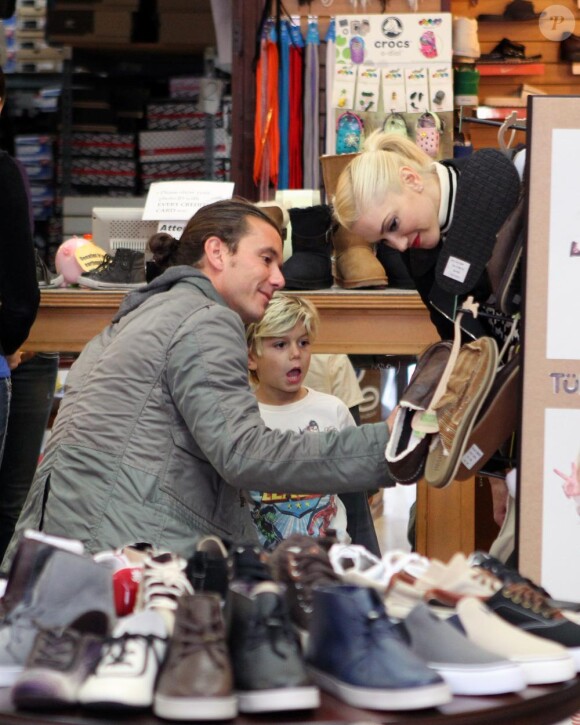 Gwen Stefani, son mari Gavin Rossdale et leurs fils Kingston et Zuma, en virée à Los Angeles le 26 mars 2011
