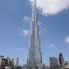 Alain Robert grimpe la plus haute tour du monde, la Burj Khalifa, 828 mètres, à Dubaï, le 28 mars 2011