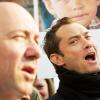 Marche pour la liberté d'expression en Biélorussie, à Londres, le 28 mars 2011 : Kevin Spacey et Jude Law.