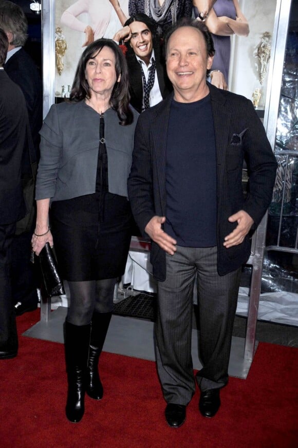 Billy Crystal et sa femme Janice à l'occasion de l'avant-première d'Arthur, un amour de milliardaire, au Ziegfeld Theatre de New York, le 5 avril 2011.