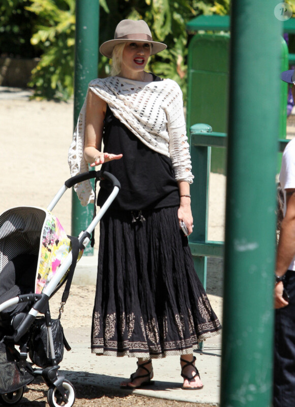 Gwen Stefani a passé la journée  au Zoo en famille (10 avril 2011 à Los Angeles)