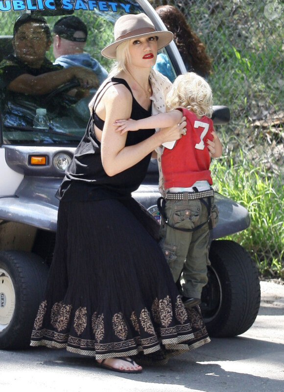 Gwen Stefani a passé la journée  au Zoo avec Zuma (10 avril 2011 à Los Angeles)