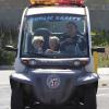 Kingston et Zuma ont fait un tour dans la voiture de l'agent de sécurité (10 avril 2011 à Los Angeles)