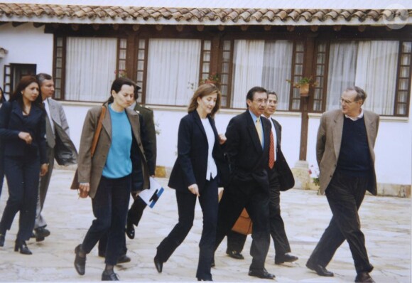 Clara Rojas (t-shirt bleu) et Ingrid Betancourt en campagne en 2001