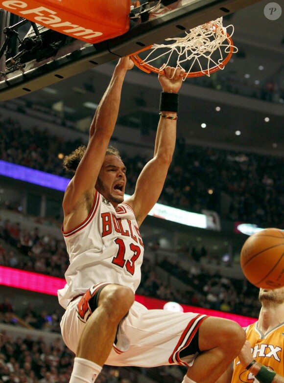 La star des Chicago Bulls Joakim Noah participera aux playoffs 2011 de la NBA
