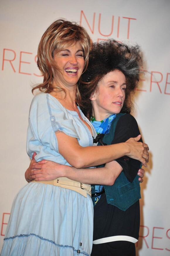 Les déjantées Léa Drucker et Zabou Breitman ont ouvert la cérémonie des Molières 2011 avec le spectacle Jeux de scène, le 17 avril.