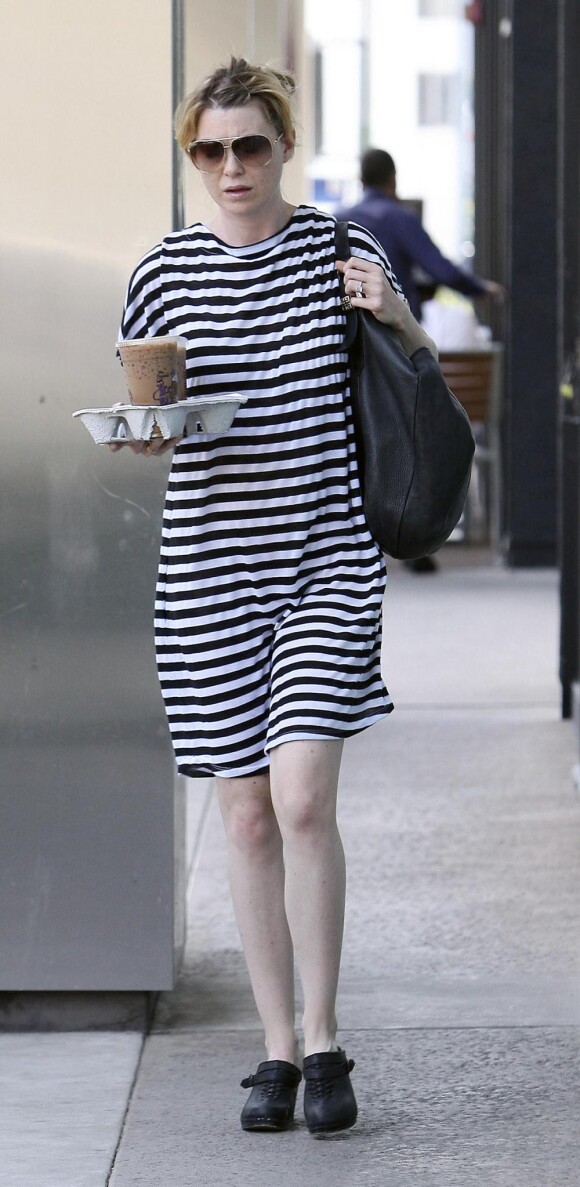 Ellen Pompeo, le 16 avril dernier dans les rues de Los Angeles. Pour une fois, l'actrice de Grey's Anatomy, prenait soin d'elle et n'était pas avec sa fille Stella !