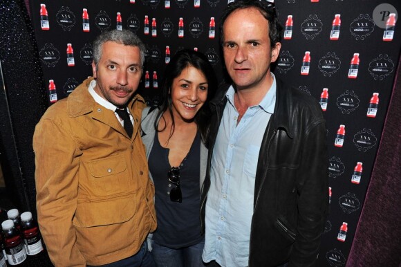 Atmen Kélif et Lionel Abelanski lors de la soirée Vitamin Water aux Chandelles pour le lancement de son nouveau parfum XXX-3 baies le mardi 19 avril 2011