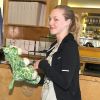 Amanda Seyfriend se rend au magasin Fred Segal à l'occasion de la 1ère Greenzy, un événement annuel à l'occasion de la Journée mondiale de protection de la planète, samedi 23 avril à Los Angeles.