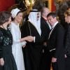 L'épouse du sheikh Mozah Bint Nasse salue Antonio Banderas. Madrid, 25 avril 2011