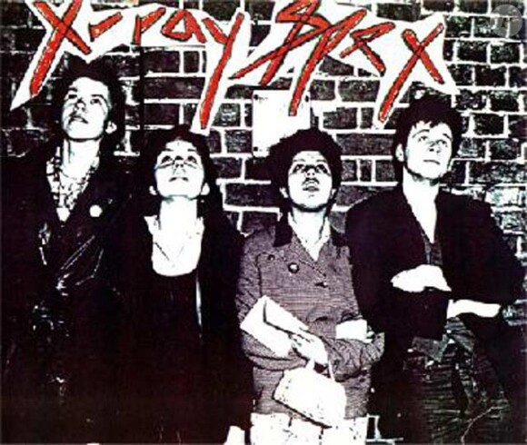 Poly Styrene, égérie du mouvement punk et leader du groupe X-Ray Spex à la fin des années 70