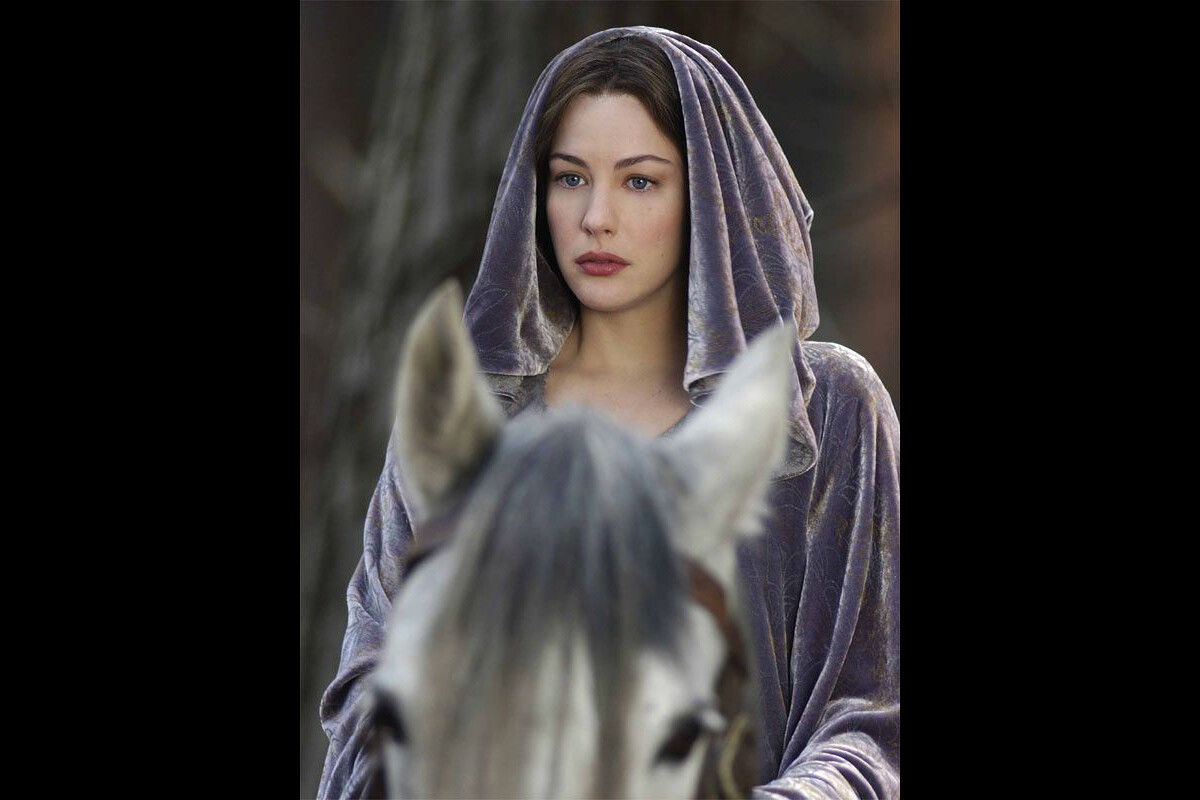 Vidéo Dans Le Seigneur des Anneaux, le Retour du Roi, la princesse Arwen se marie avec Aragorn