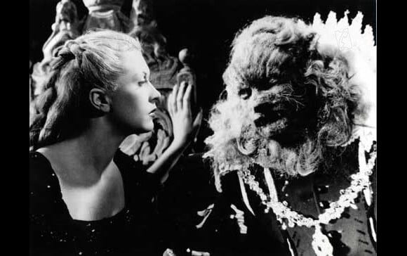 En 1946, Jean Cocteau met en scène Jean Marais et Josette Day dans un film La Belle et la Bête mythique.