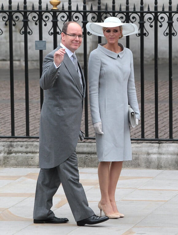 Charlene Wittstock et Albert de Monaco arrivant à l'Abbaye de Westminster pour assister au mariage de Kate Middleton avec le Prince William, le 29 avril 2011