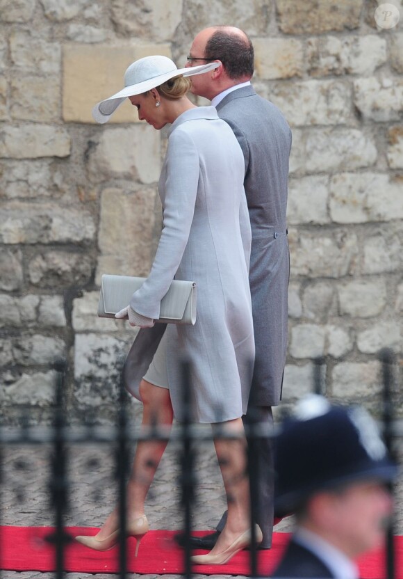 Le Prince Albert et Charlene Wittstock arrivent à l'abbaye de Westminster pour le mariage de Kate Middleton et le Prince William le 29 avril 2011