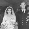 La reine Elizabeth II est radieuse aux bras de son prince Philipe. Londres, 10 août 1947