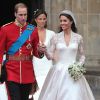 Kate Middleton arborait une robe de mariée signée Sarah Burton inspirée du style des années 50. Londres, 29 avril 2011