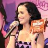 Katy Perry semble ravie lorsqu'elle présente son parfum Purr à Melbourne en Australie le 30 avril 2011 