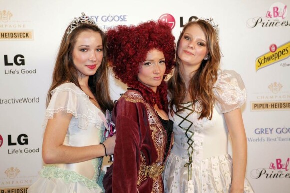 Des images du Bal des Princesses, qui s'est tenu à Paris le 30 avril 2011.