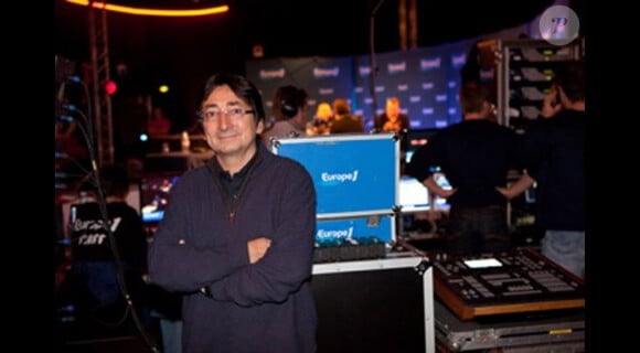 Philippe Balland récupère les fonctions de directeur des programmes de flux/télé-réalité pour TF1, après qu'ils aient été retirés par la chaîne à Laurent Storch.