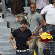 Cristiano Ronaldo dans les gradins du Master 1000 de Madrid le 4 mai 2011. Petit polo noir, ceinture apparente et jean's serré, CR7 est "so fashion" 
