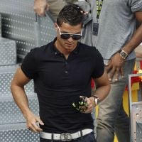 Cristiano Ronaldo, beau et détendu, contemple la victoire écrasante de Nadal !