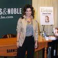 Shania Twain fait une séance de dédicace de son livre From this moment on dans la librairie Barnes &amp; Noble de New York le 4 mai 2011