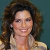 Shania Twain fait une séance de dédicace de son livre From this moment on dans la librairie Barnes & Noble de New York le 4 mai 2011