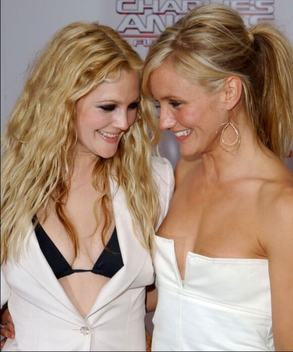 Cameron Diaz et sa meilleure amie Drew Barrymore... C'est deux-là sont comme des soeurs. Los Angeles, 19 juin 2003