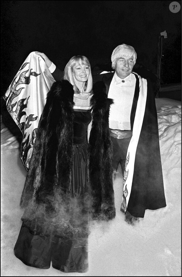 Gunter Sachs et sa femme Mirja à la soirée Dracula à Saint Moritz en 1983