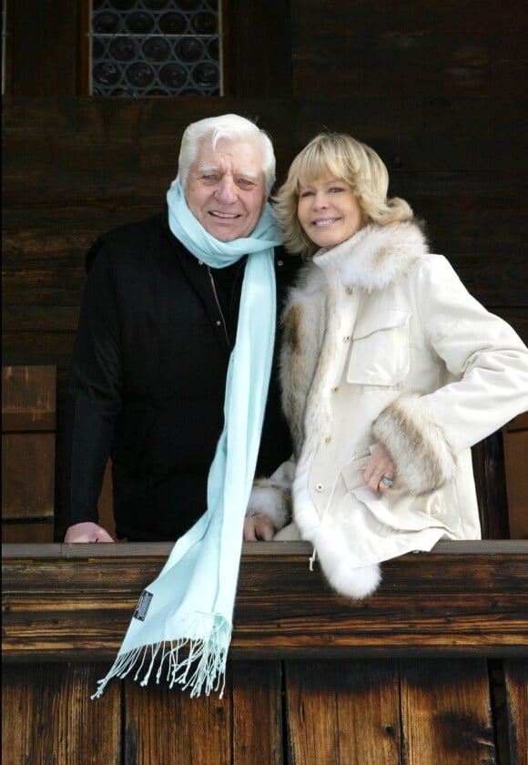 Gunter Sachs et sa femme Mirja à Gstaad en décembre 2003