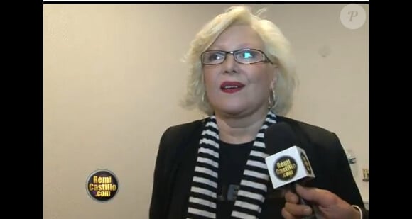 Marie Myriam est interviewée par Rémi Castillo dans les coulisses de l'émission En route vers l'Eurovision sur France 3.
