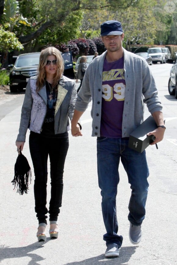 Fergie et son mari Josh Duhamel arrivent à la fête de Pâques organisée par Kate Hudson à Los Angeles le 24 avril 2011
