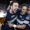 Les frères Guillaume et Bertrand Gille peuvent bien exulter : le 11 mai 2011, en s'imposant face à Gummersbach, leur club du HSV Hambourg scellait un exploit historique en s'assurant, à trois journées de la fin, du titre de champion d'Allemagne !