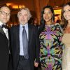Robert de Niro avec sa femme Grace Hightower, Ella Krasner et Jaka Bizilj lors du dîner de charité Cinema for Peace organisé au Carlton, à Cannes, le 18 mai 2011