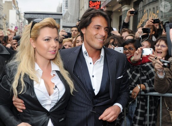 Cindy et Giuseppe, lors d'une séance de dédicace à Paris, le 30 mars 2011, alors qu'ils étaient toujours en couple.