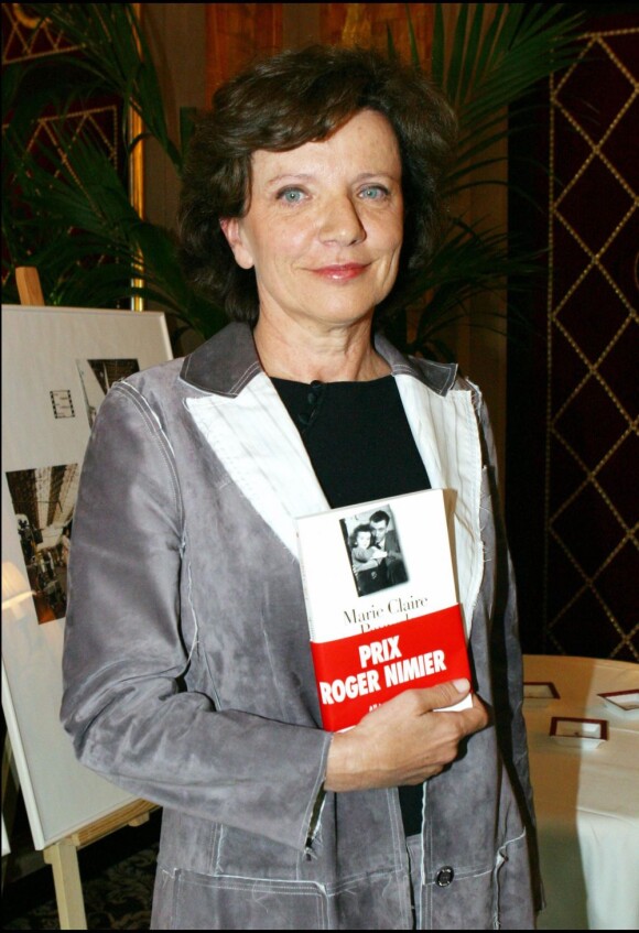Marie-Claire Pauwels en mai 2003, lors de la réception de son Prix Roger-Nimier, pour la biographie de son père Louis Pauwels, intitulé Fille à papa.