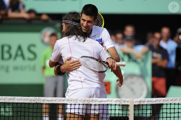 Novak Djokovic et Bob Sinclar ont fait équipe aux platines et sur le court ! Samedi 21 mai 2011, chaude ambiance à la Porte d'Auteuil, pour l'ouverture des Internationaux de France de Roland-Garros !