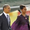 Barack et Michelle Obama à l'aéroport de Stansted, près de Londres, prennent Air Force One en direction de Deauville pour le sommet du G8, le 26 mai 2011.