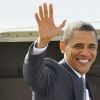Barack Obama salue une dernière fois le Royaume-Uni à l'aéroport de Stansted, près de Londres, le 26 mai 2011.