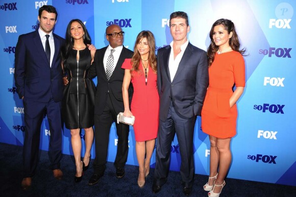 Les animateurs Steve Jones et Nicole Scherzinger, les jurés L.A. Reid, Paula Abdul, Cheryl Cole et Simon Cowell, conférence de presse de la Fox qui diffusera X Factor, à New York, le 16 mai 2011.