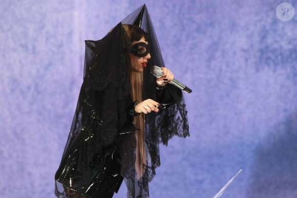 Lady Gaga inaugure la série de concert estival du Good Morning America sur ABC. À New York le 27 mai 2011.