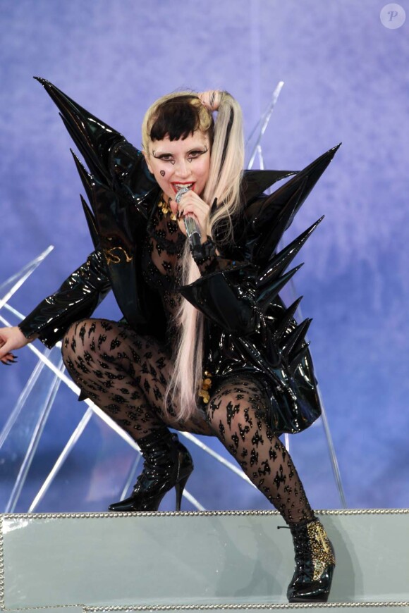 Lady Gaga inaugure la série de concert estival du Good Morning America sur ABC. À New York le 27 mai 2011.