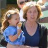 La mère de Ben Affleck porte sa petite-fille Seraphina dans les rues de Los Angeles, le 21 mai 2011.