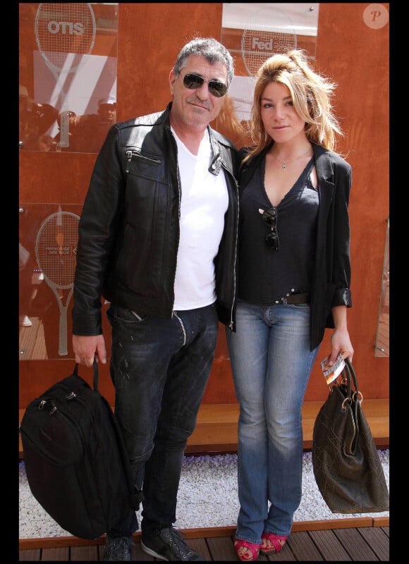 Jean-Marie Bigard et sa femme Lola Marois à Roland-Garros le 29 mai 2011 : sous le soleil parisien et amoureux !